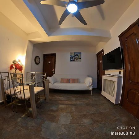 Habitaciones Individuales En Apartamento Madrid Eksteriør bilde