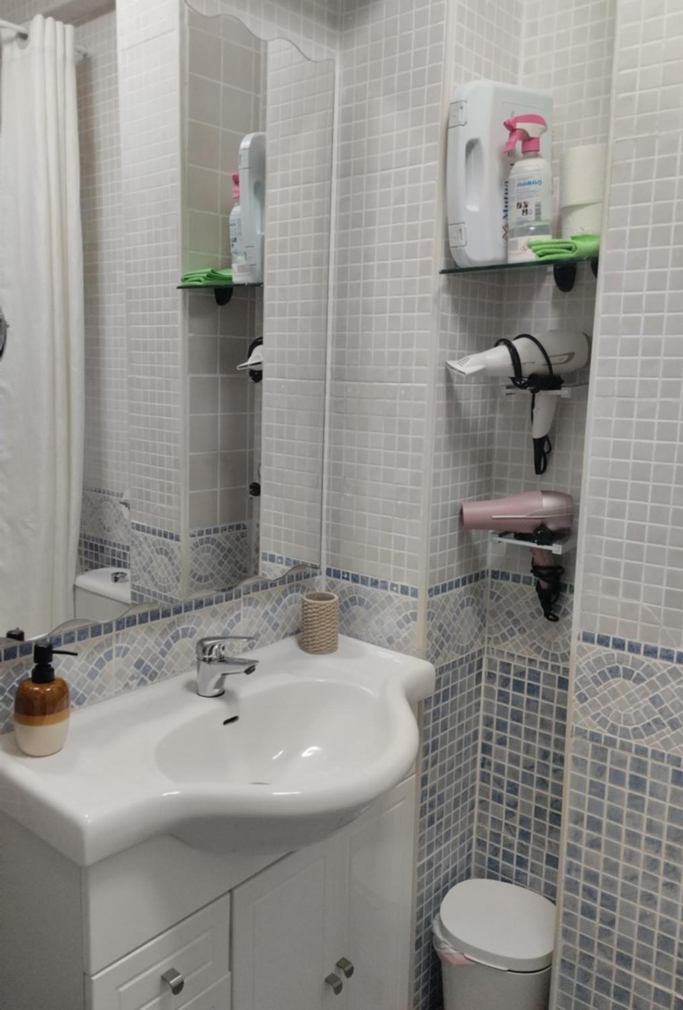Habitaciones Individuales En Apartamento Madrid Eksteriør bilde