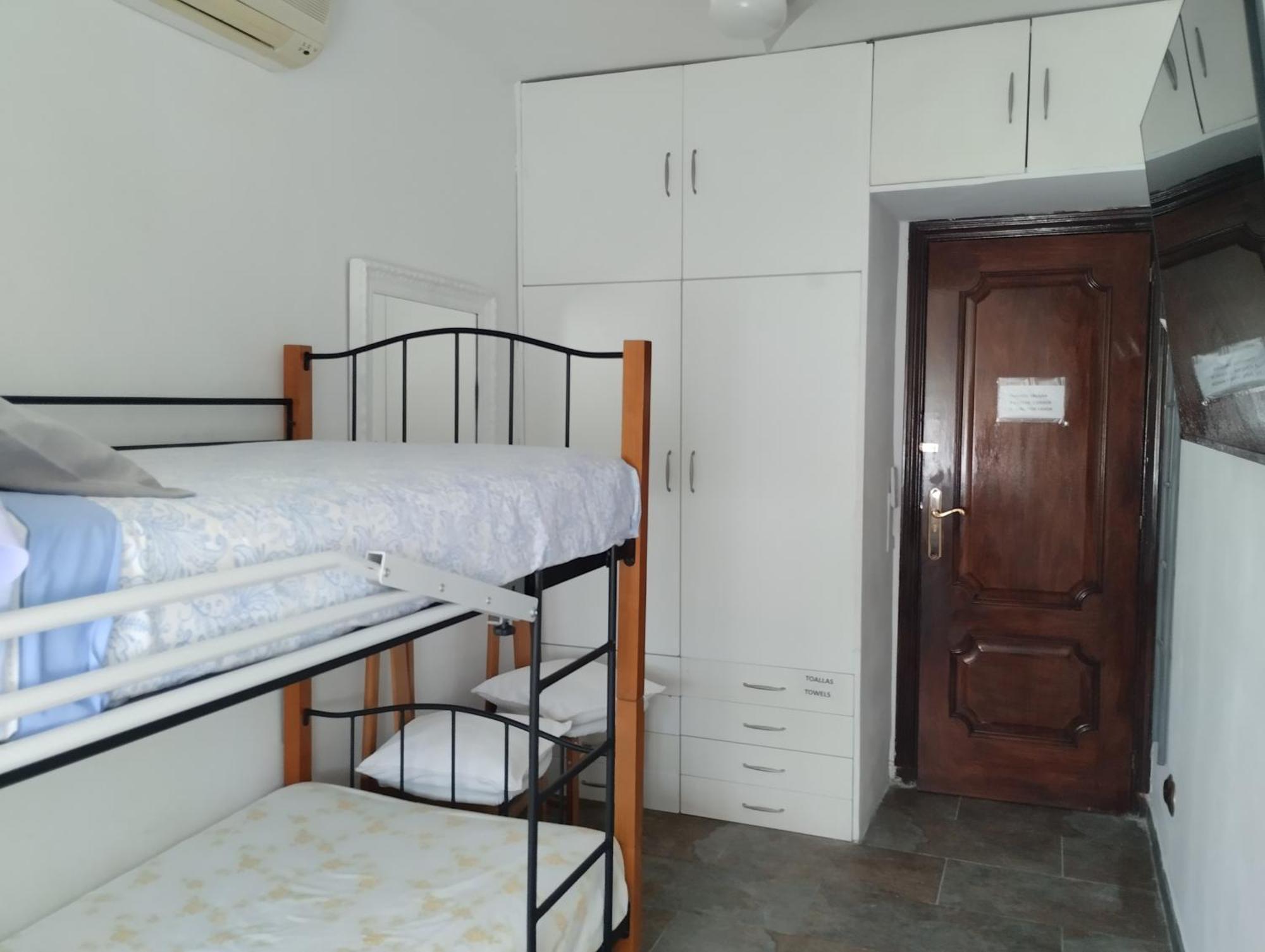 Habitaciones Individuales En Apartamento Madrid Eksteriør bilde