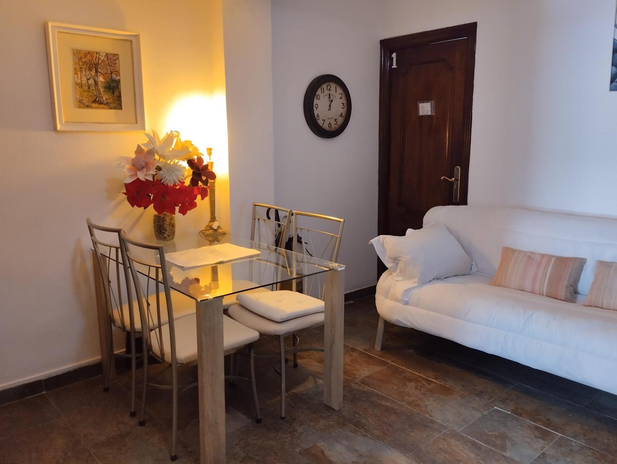 Habitaciones Individuales En Apartamento Madrid Eksteriør bilde