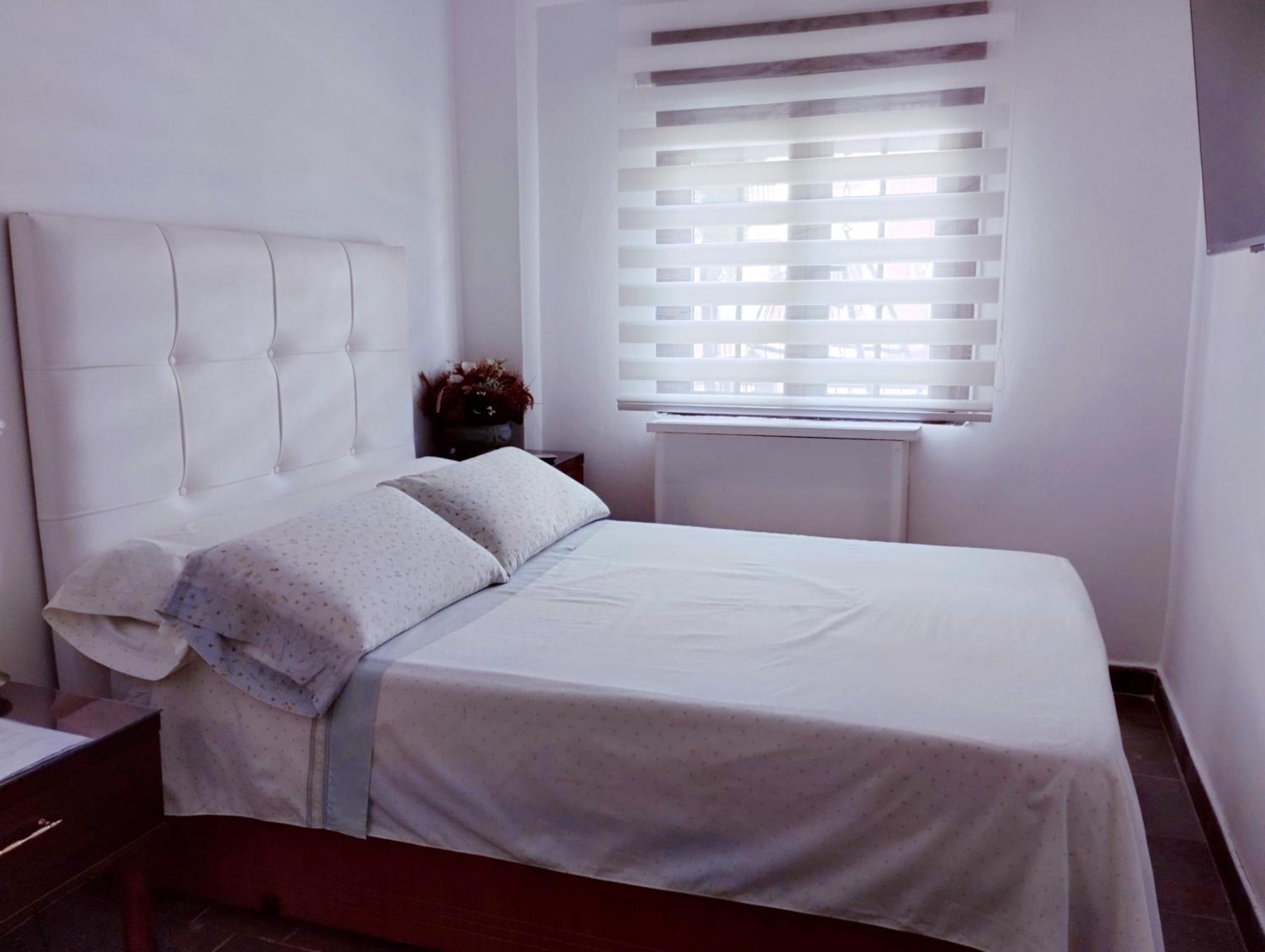 Habitaciones Individuales En Apartamento Madrid Eksteriør bilde