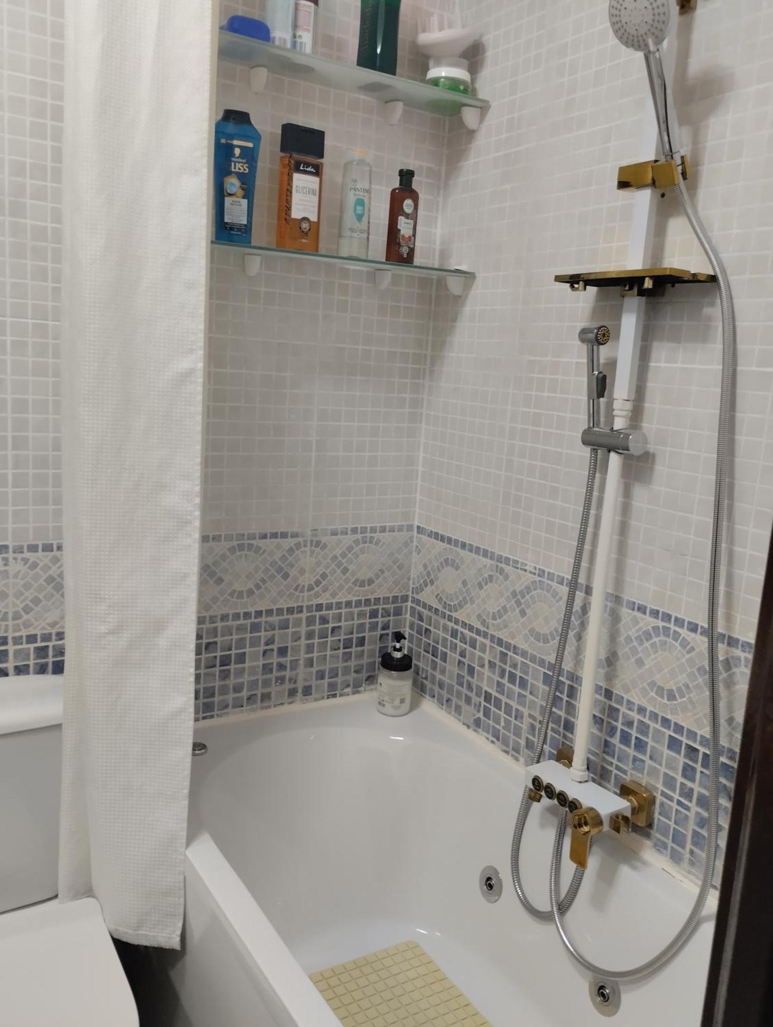 Habitaciones Individuales En Apartamento Madrid Eksteriør bilde