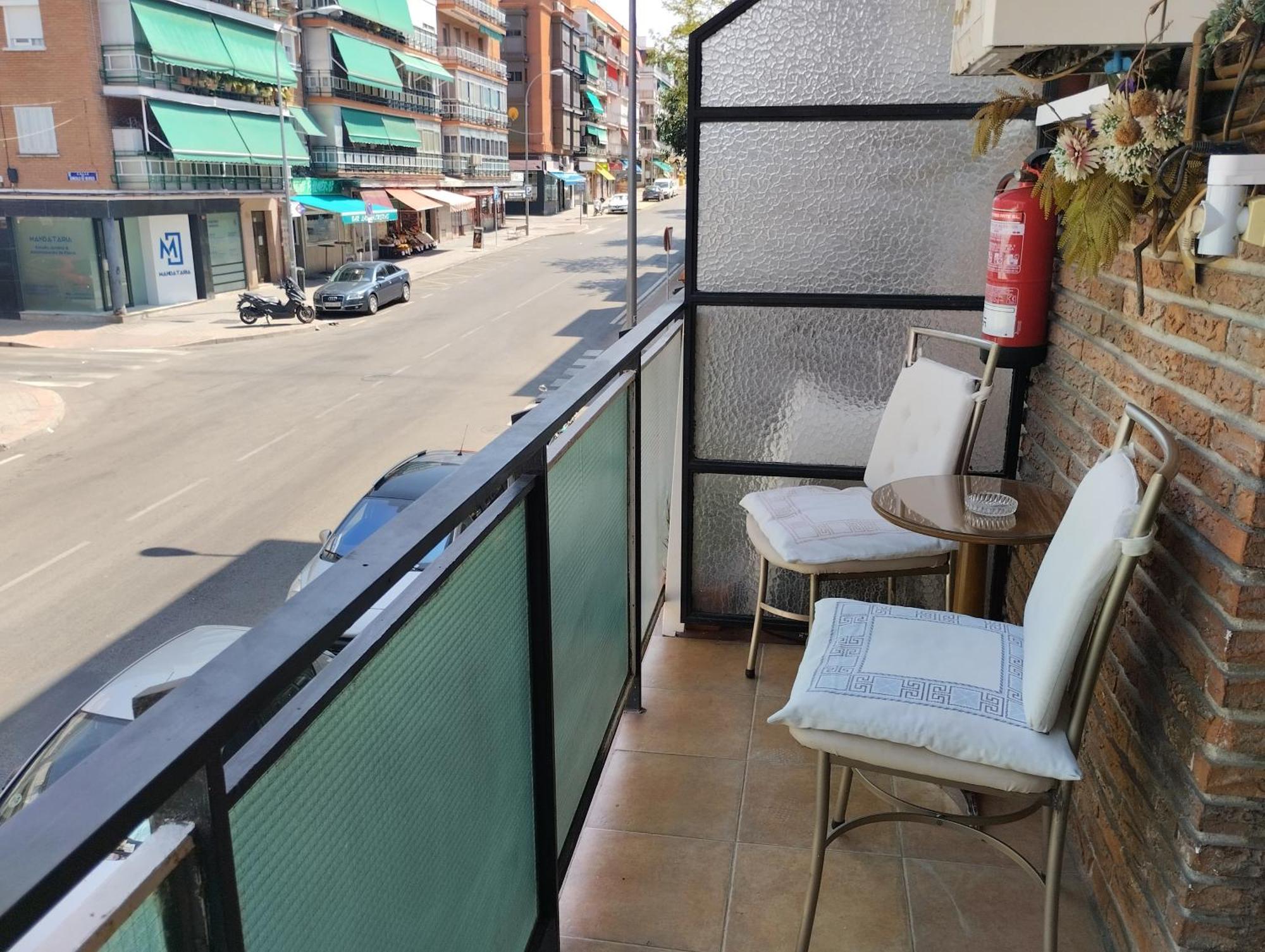 Habitaciones Individuales En Apartamento Madrid Eksteriør bilde