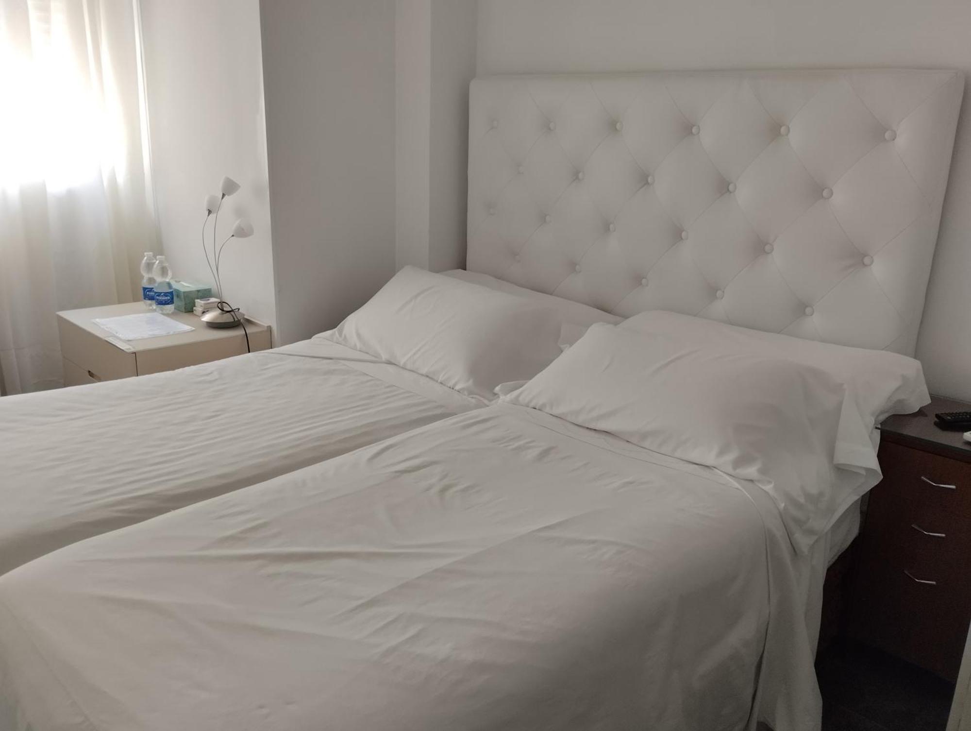 Habitaciones Individuales En Apartamento Madrid Eksteriør bilde