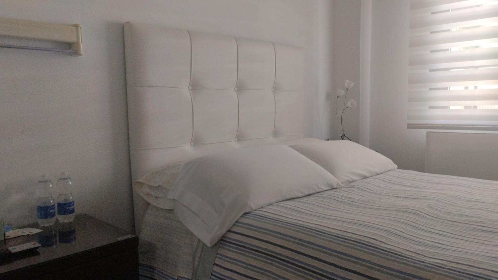 Habitaciones Individuales En Apartamento Madrid Eksteriør bilde