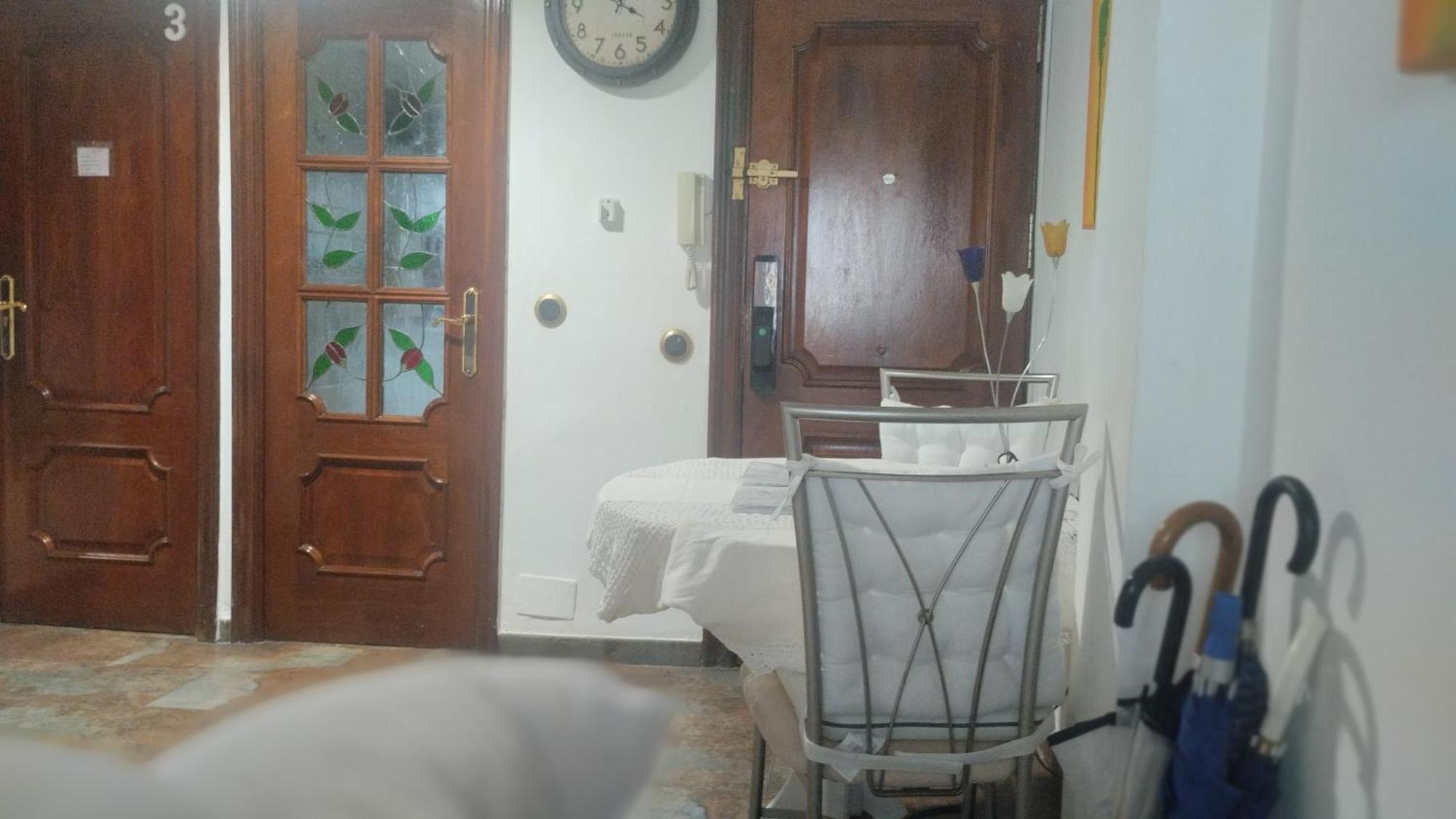 Habitaciones Individuales En Apartamento Madrid Eksteriør bilde