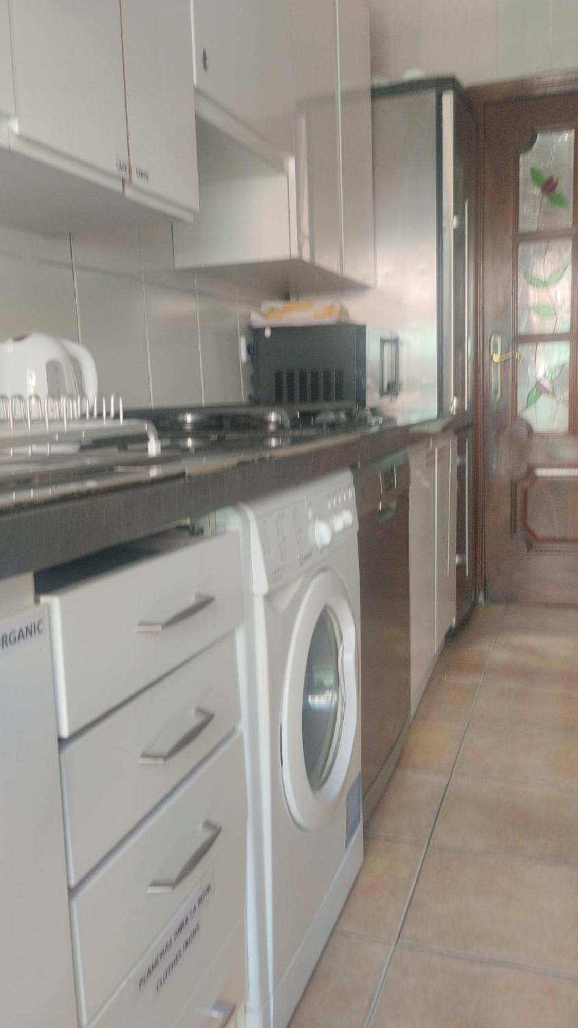 Habitaciones Individuales En Apartamento Madrid Eksteriør bilde