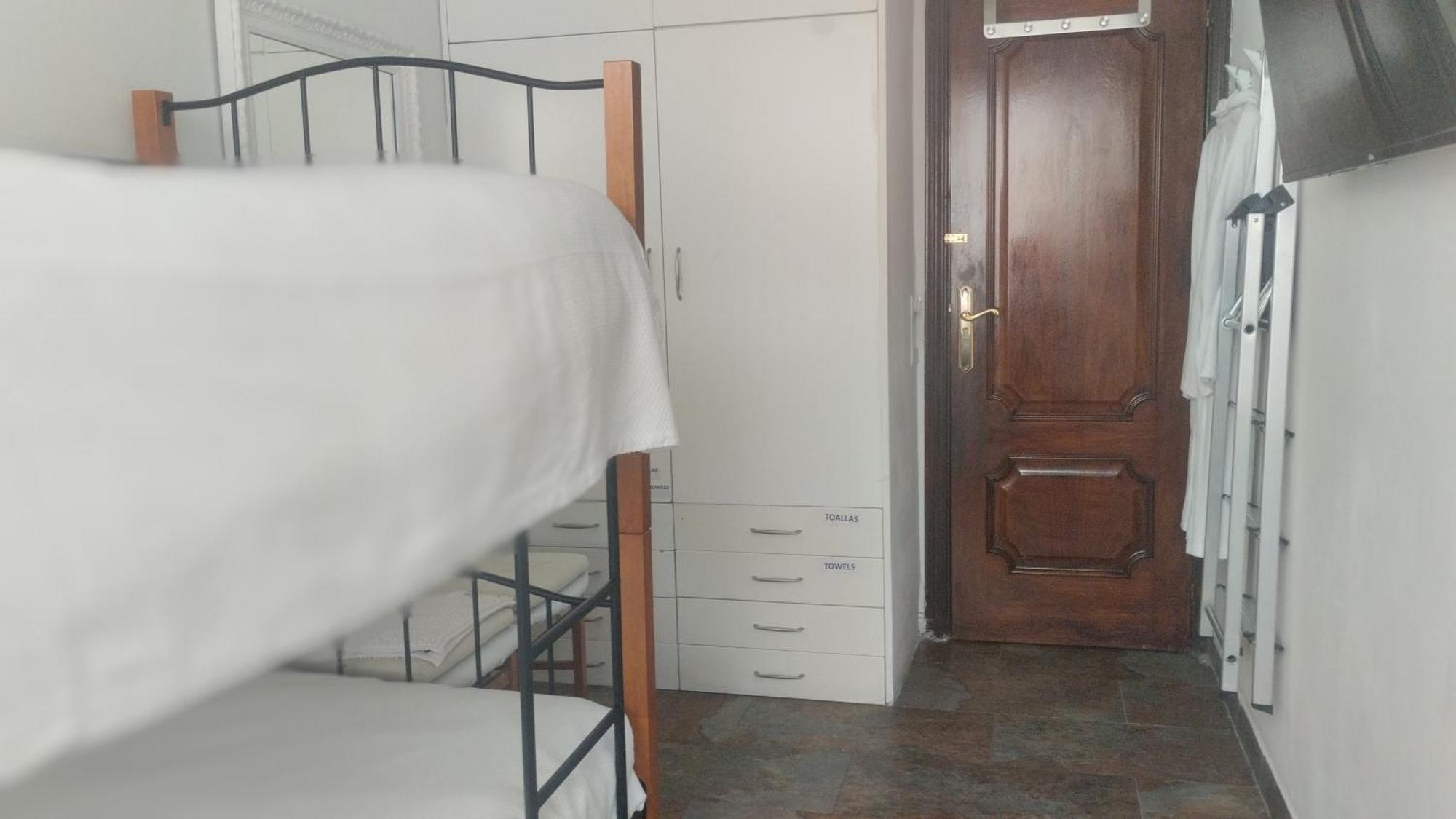 Habitaciones Individuales En Apartamento Madrid Eksteriør bilde