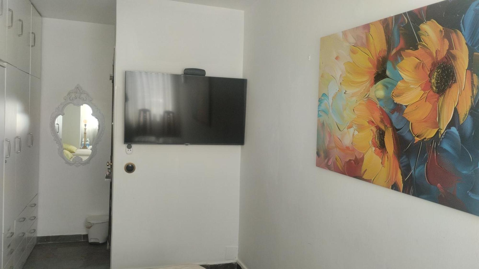 Habitaciones Individuales En Apartamento Madrid Eksteriør bilde