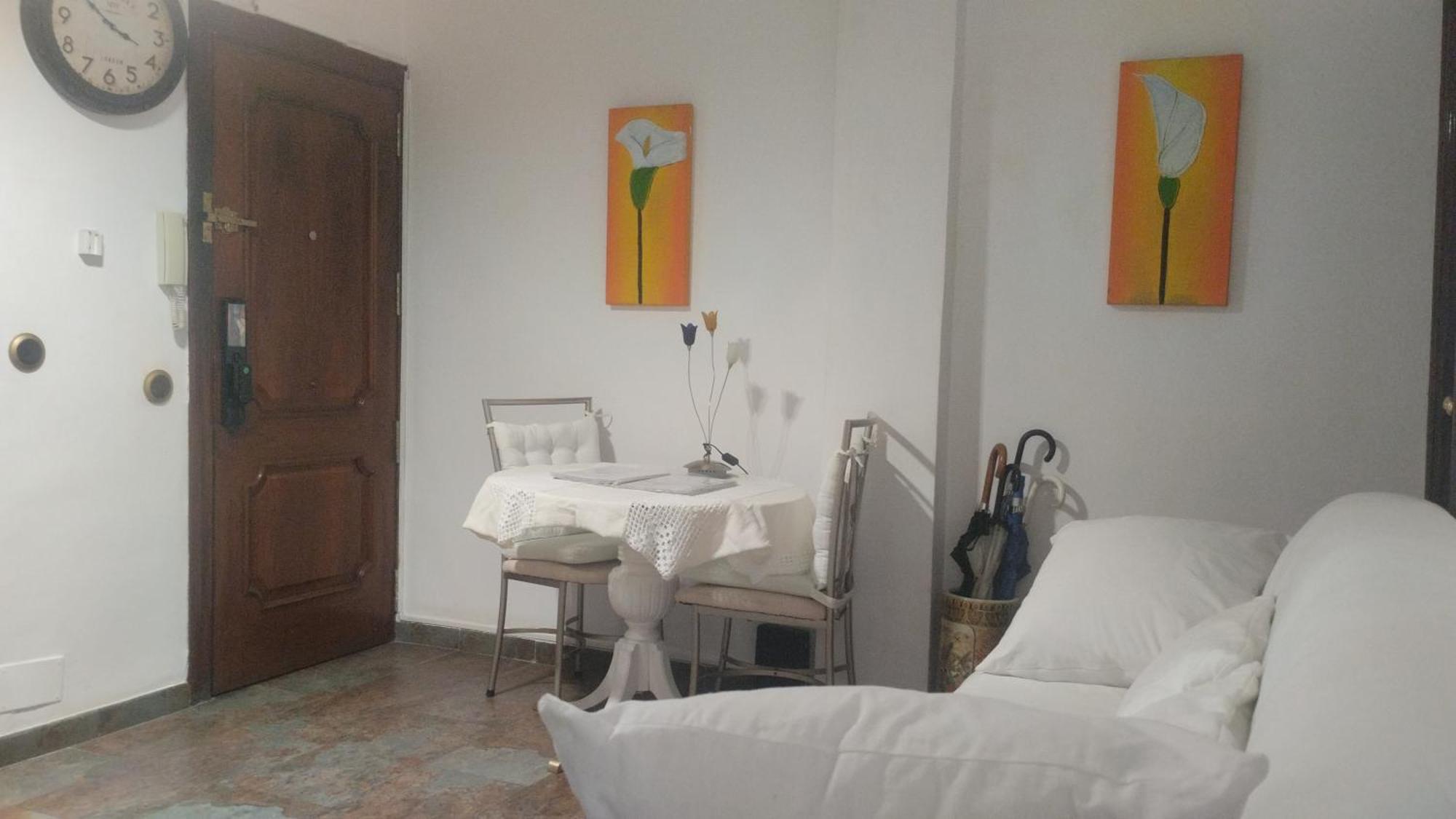 Habitaciones Individuales En Apartamento Madrid Eksteriør bilde