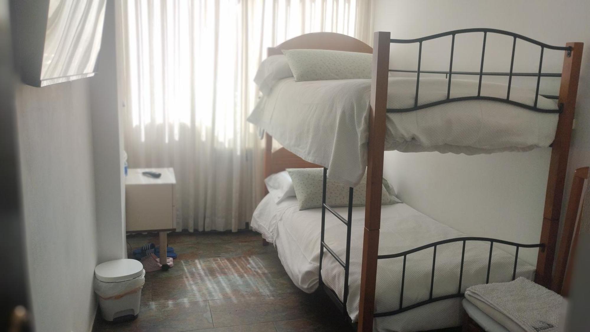 Habitaciones Individuales En Apartamento Madrid Eksteriør bilde