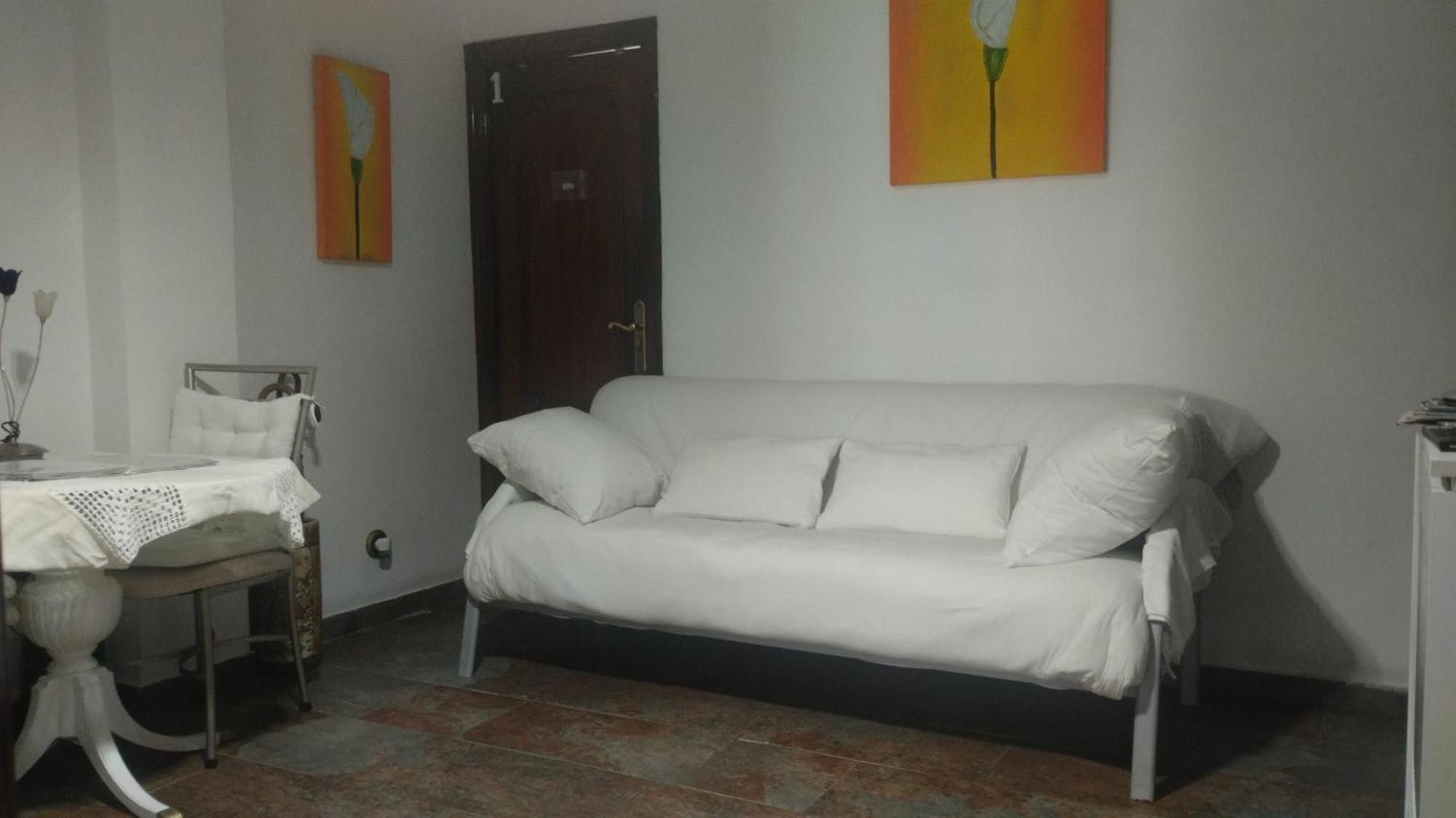 Habitaciones Individuales En Apartamento Madrid Eksteriør bilde